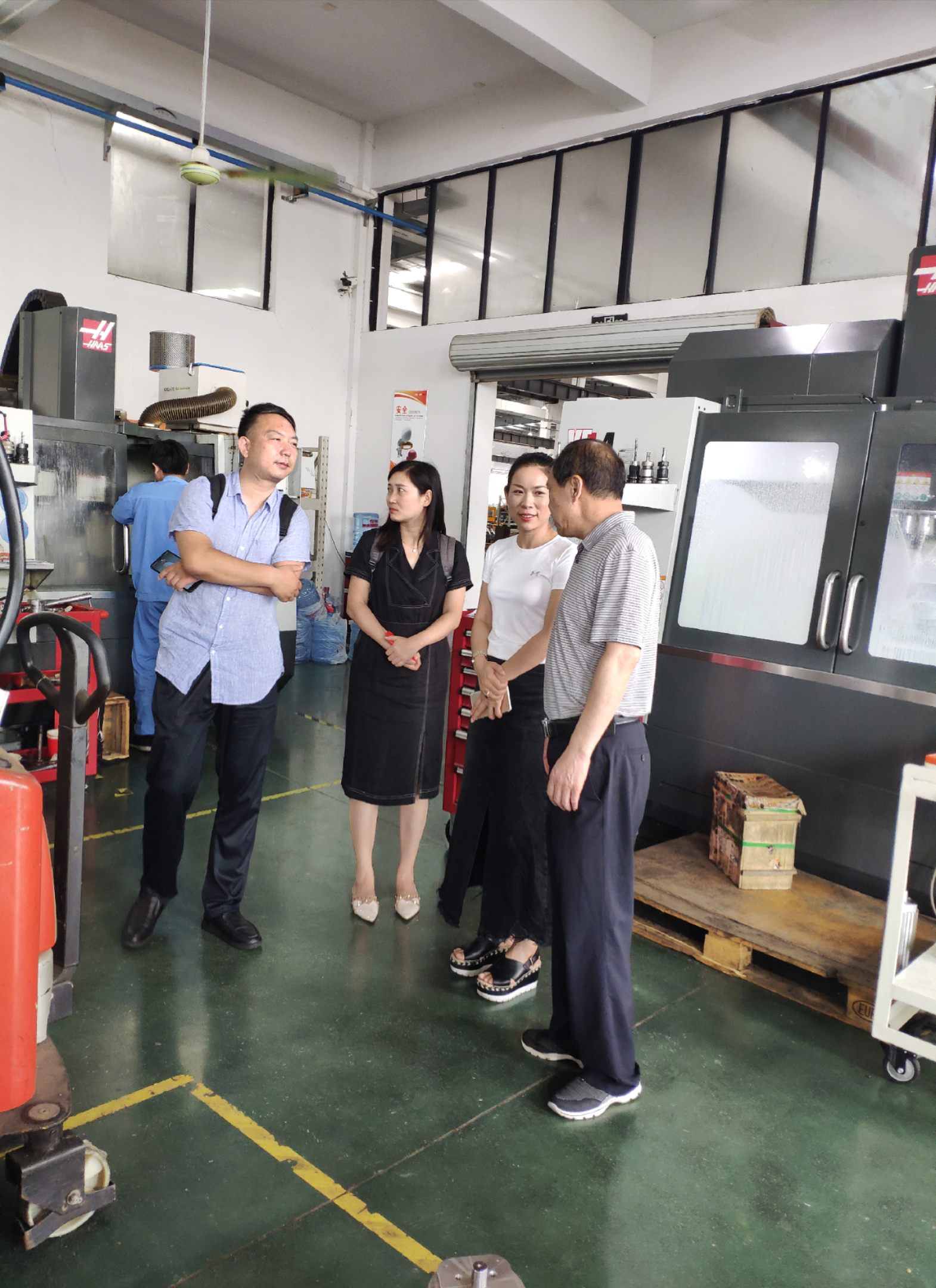Jiaxing Pinghu Economic and Information Bureau、Jiaxing Industrial Design Association、Jiaxing College Visit Discover